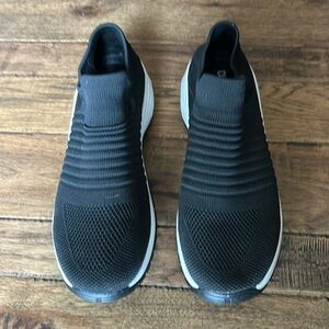 Cushionaire Shoes Women Sneaker Slip On Breeze Knit Trainer Athletic Comfort EUC